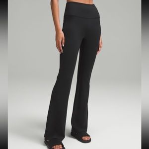 Groove Super-High-Rise Flared Pant *Nulu *Regular